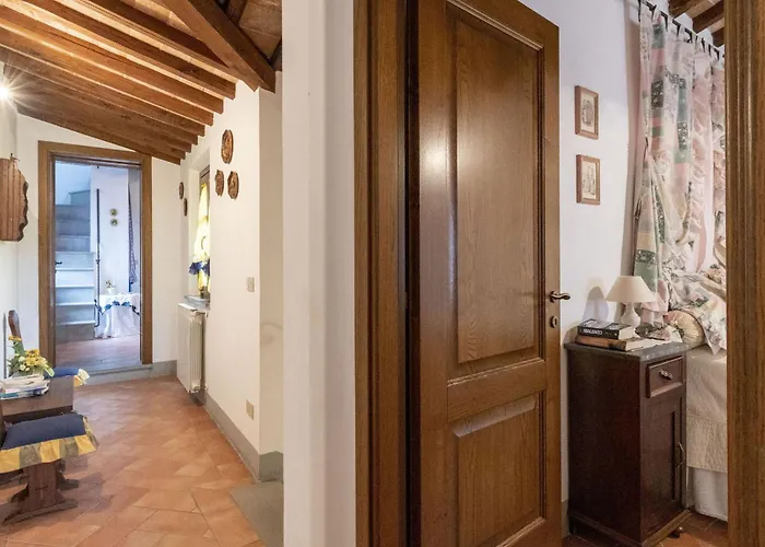 Italian Experience-il Borgo * Bientina